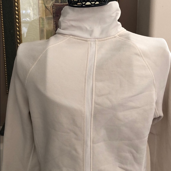 Lululemon Keep It Cozy Jacket
Angel Wing - Picture 10 of 14